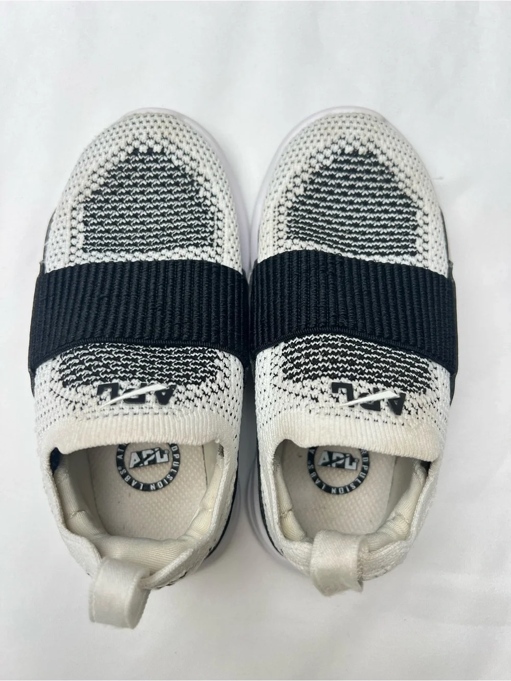 APL TechLoom Bliss Ivory Black Kids Sneakers Size 10
